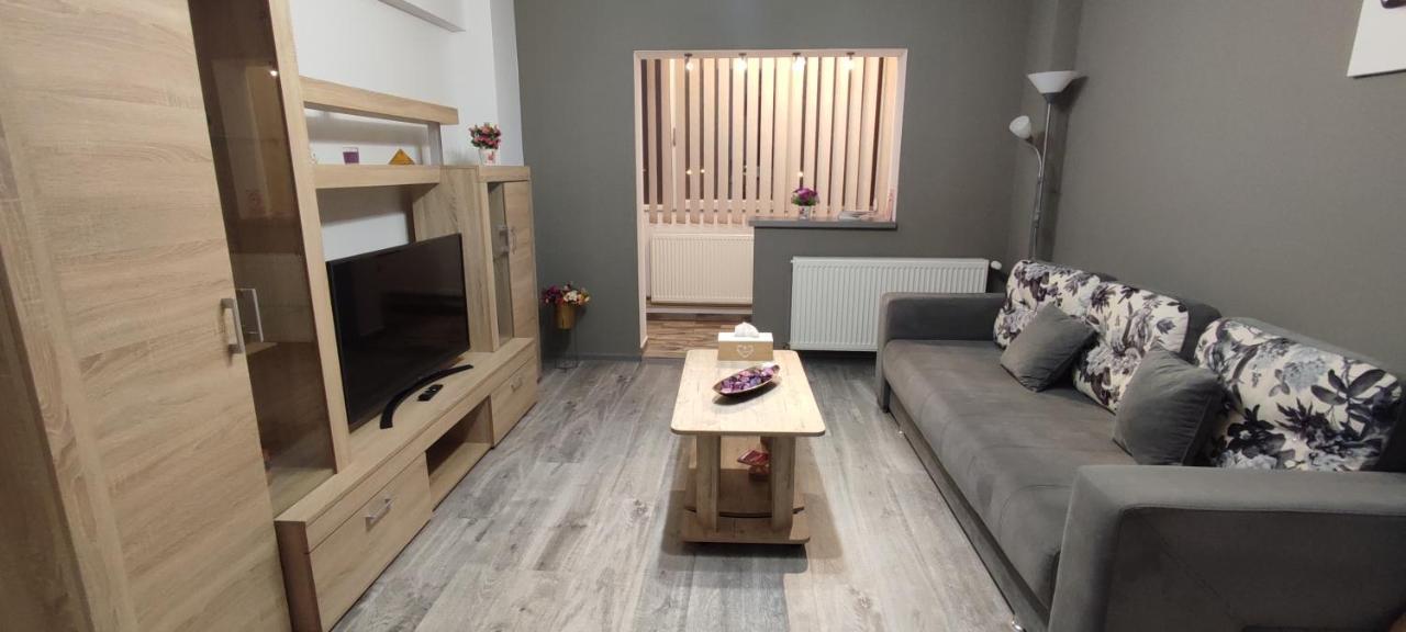 Moon Apartment *